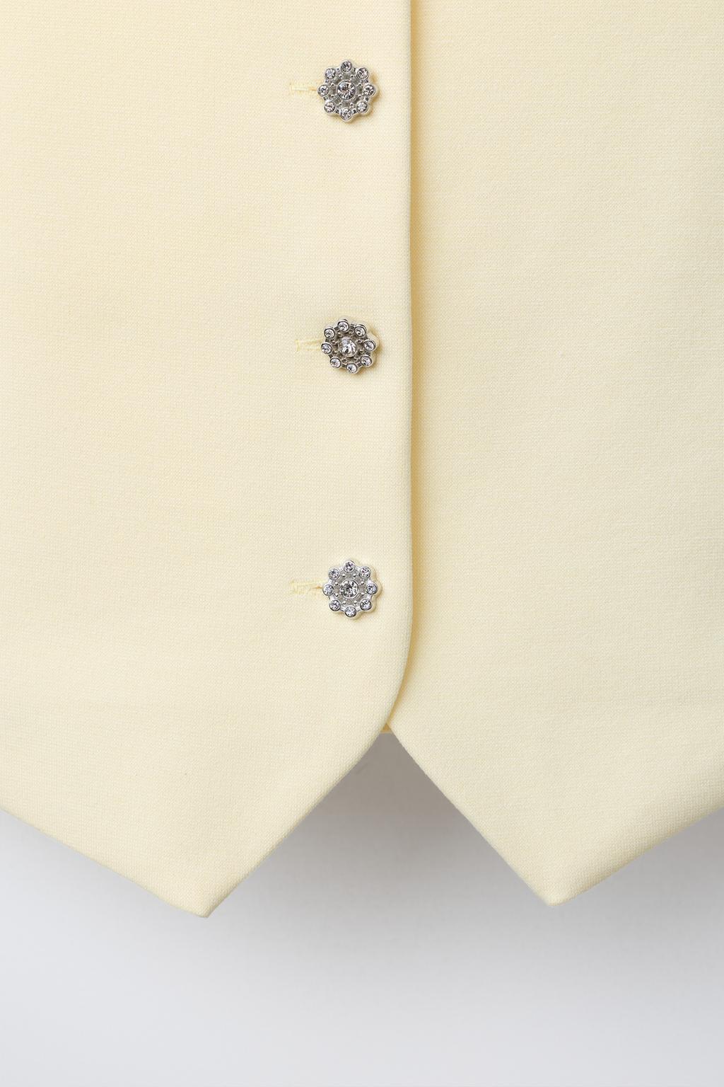 ЖИЛЕТ С ДЕКОРАТИВНОЙ ПУГОВИЦЕЙ