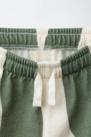 Комплект из футболки колорблок и шортов с волнами- Заказать в России