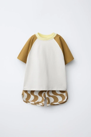 Комплект из футболки колорблок и шортов с волнами