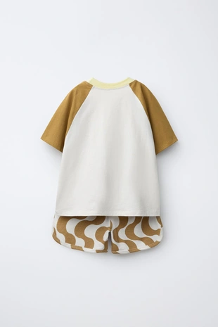 Комплект из футболки колорблок и шортов с волнами