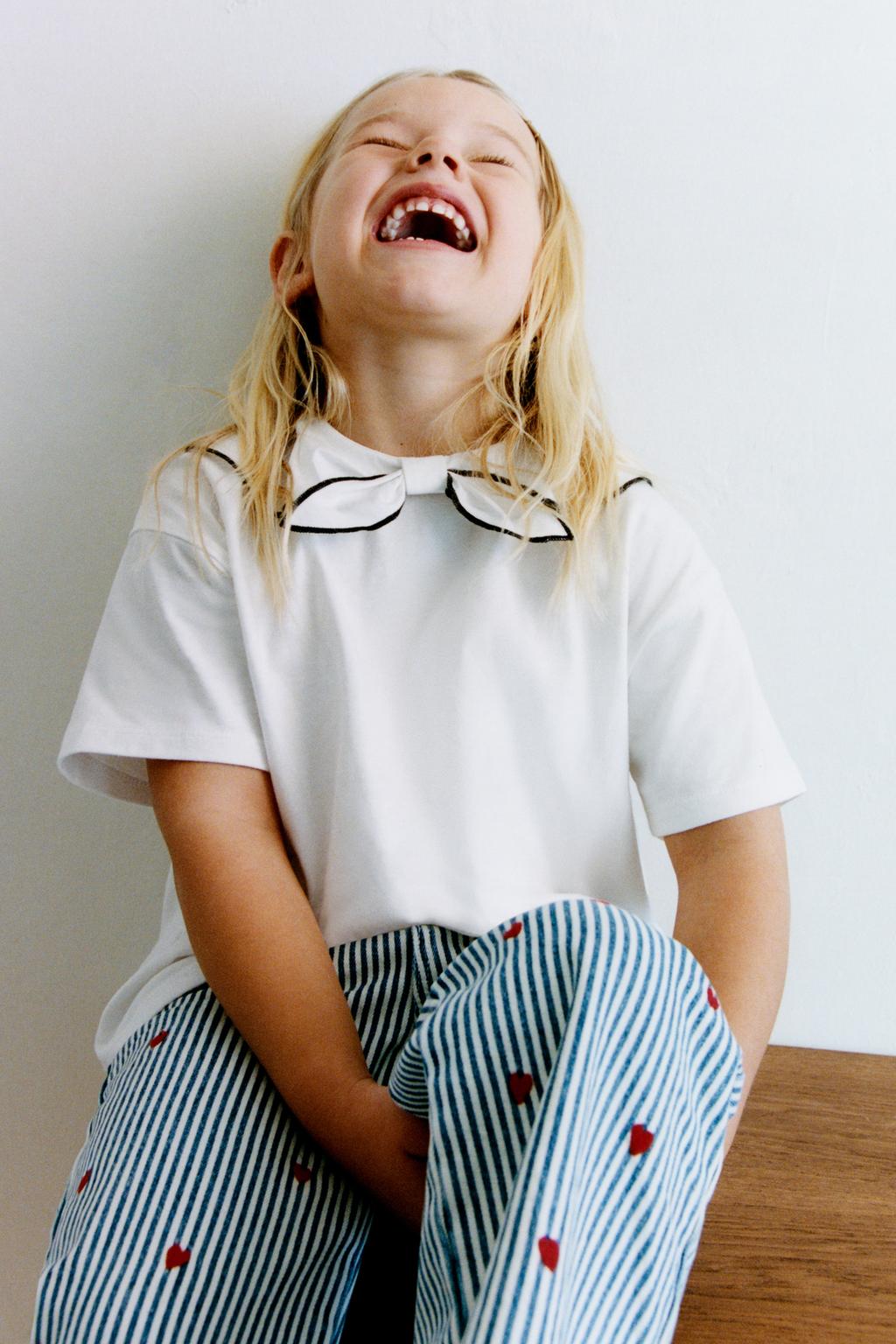 ФУТБОЛКА С БАНТОМ И ШАРФОМ