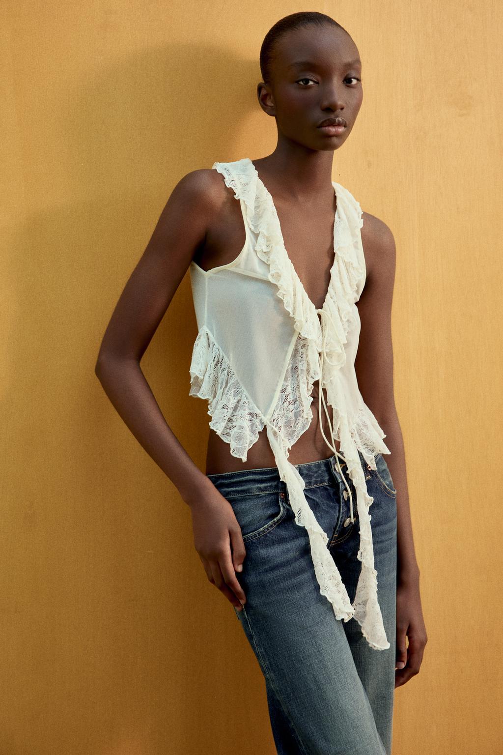 ТОП ИЗ КРУЖЕВА И ВОЛАНОВ