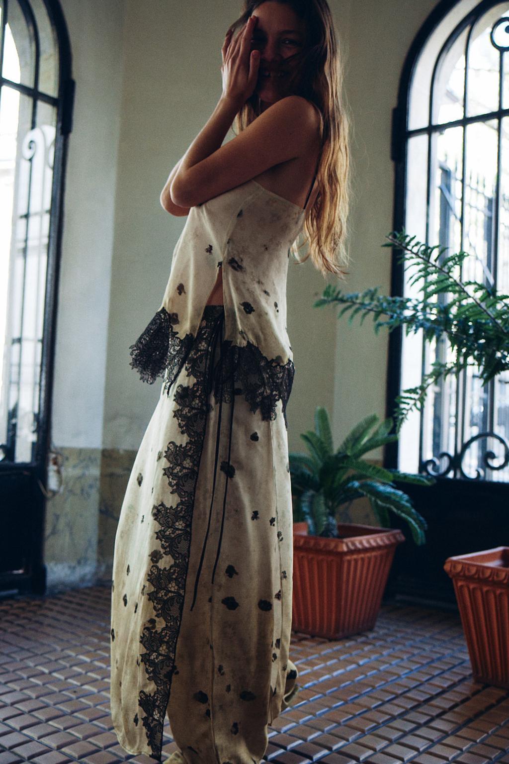 ТОП В БЕЛЬЕВОМ СТИЛЕ С ПРИНТОМ И КРУЖЕВОМ