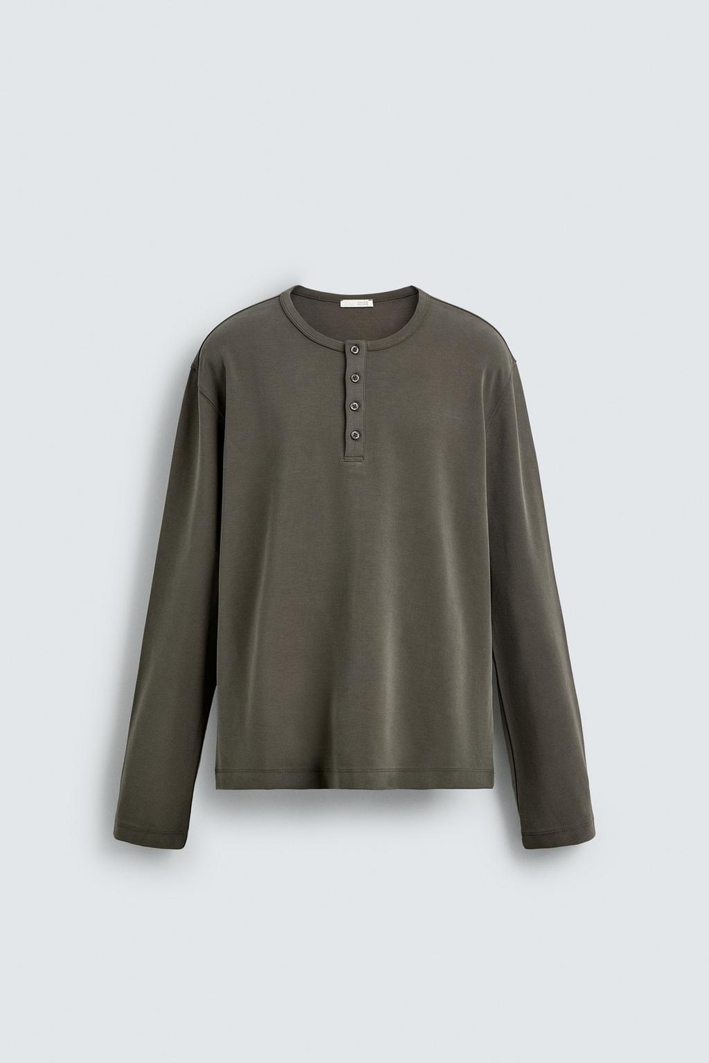 ЛОНГСЛИВ ИЗ МЯГКОЙ ТКАНИ С ПУГОВИЦАМИ