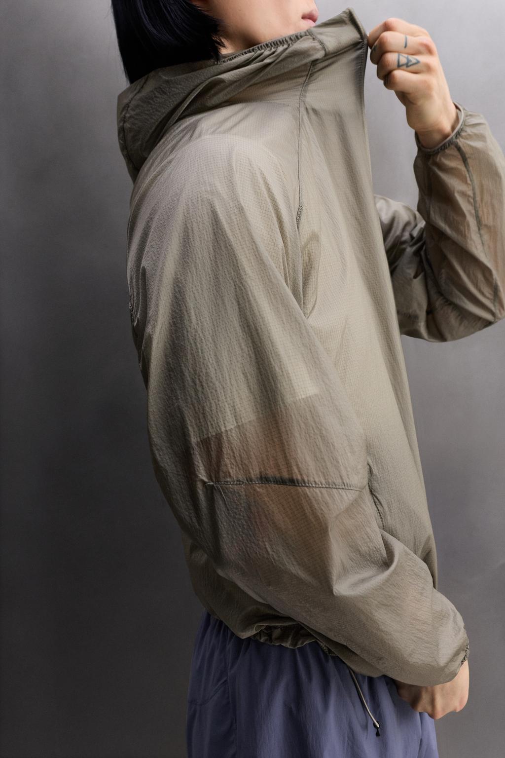 ВЕТРОВКА ДЛЯ БЕГА