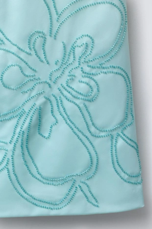 Атласное платье с бисером и цветочным узором- Заказать в России