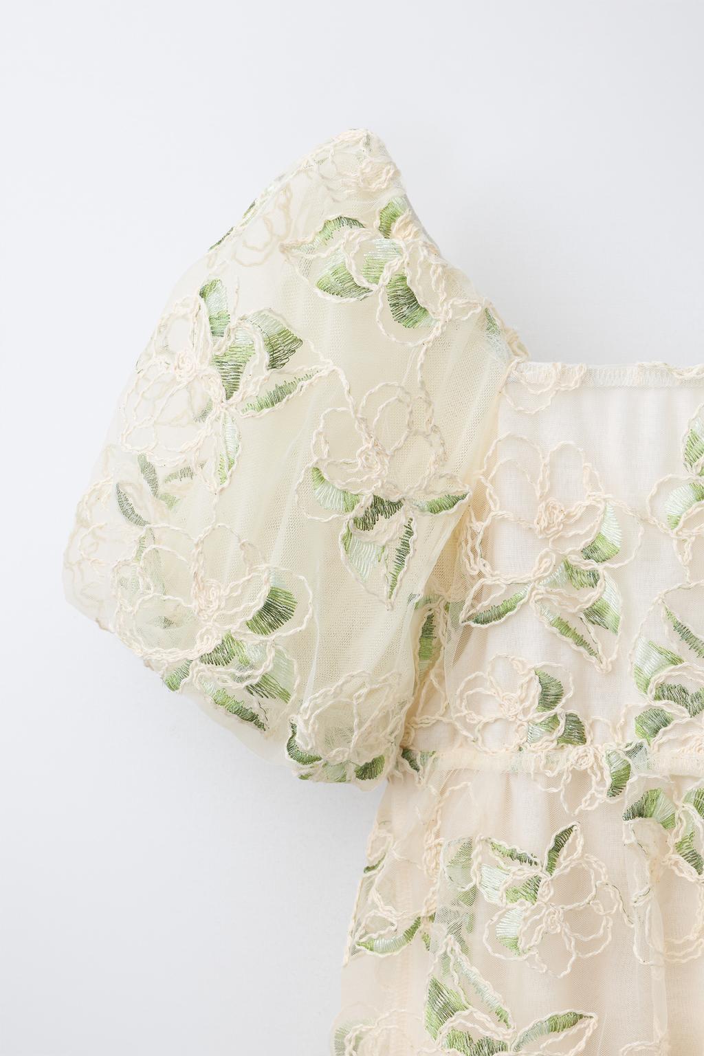 ПЛАТЬЕ ИЗ ПОЛУПРОЗРАЧНОЙ ТКАНИ С ВЫШИТЫМИ ЦВЕТАМИ