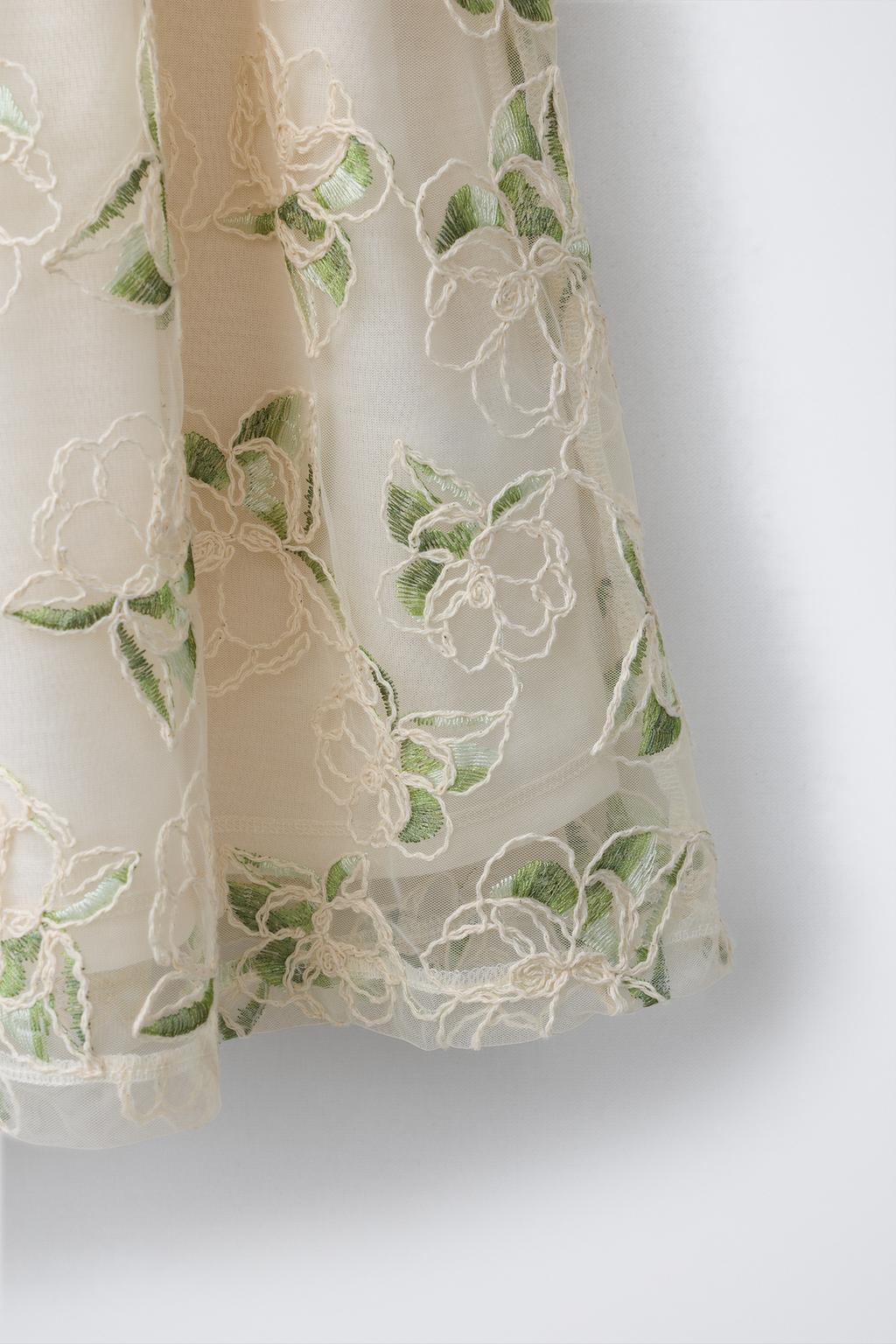 ПЛАТЬЕ ИЗ ПОЛУПРОЗРАЧНОЙ ТКАНИ С ВЫШИТЫМИ ЦВЕТАМИ