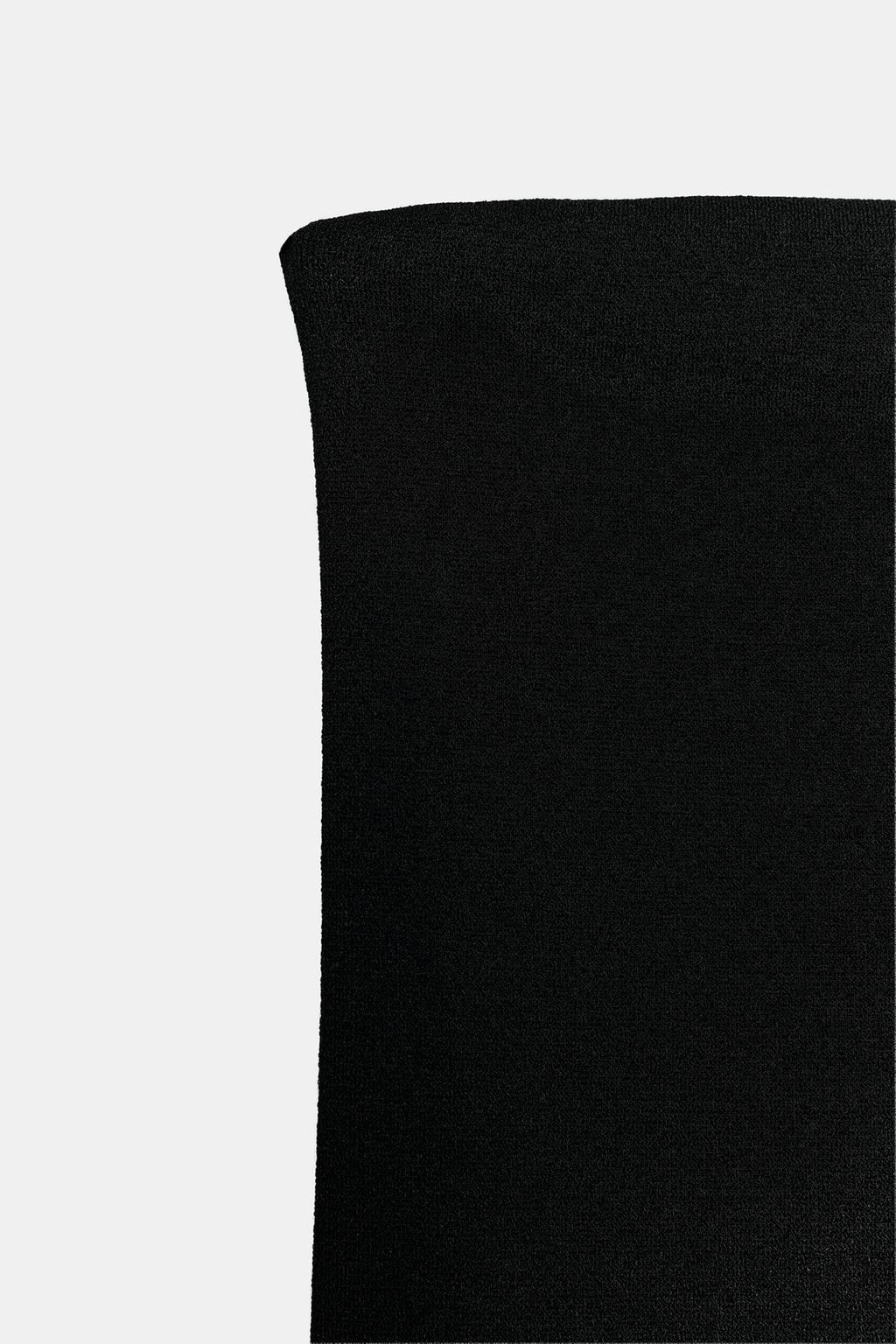 ЭЛАСТИЧНОЕ ПЛАТЬЕ БЕЗ БРЕТЕЛЕЙ