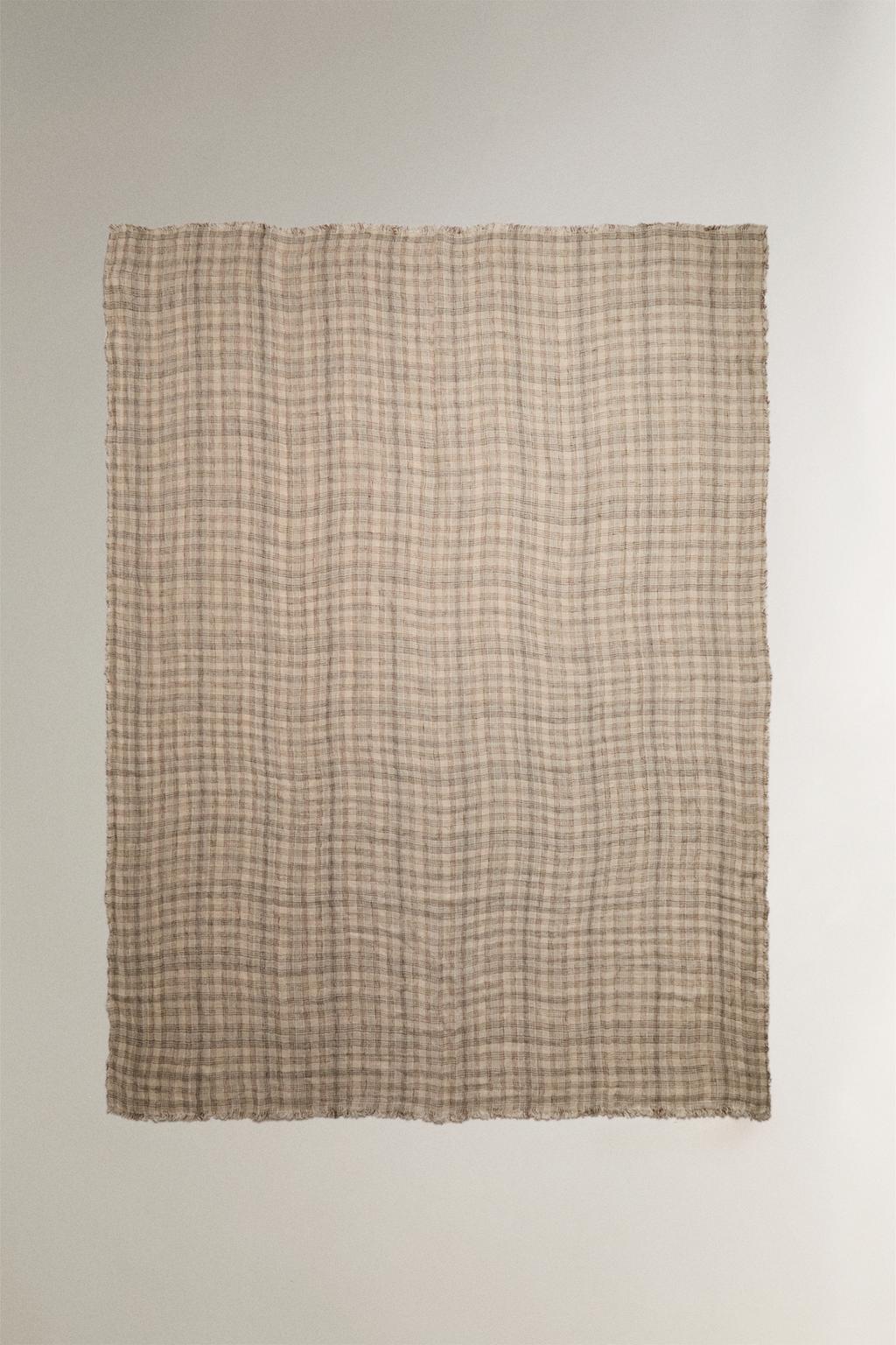 Плед из льна с клетчатым узором