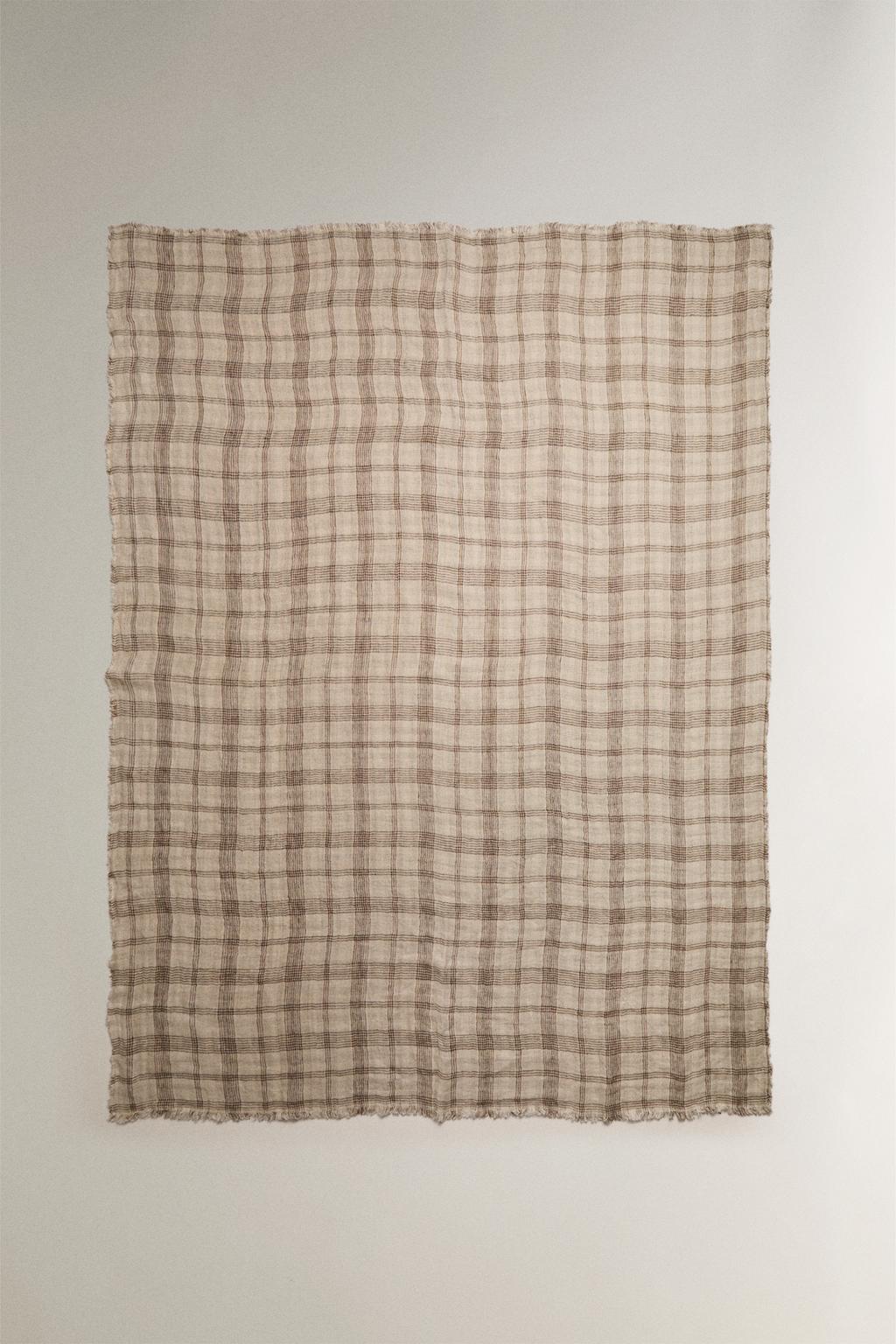 Плед из льна с клетчатым узором