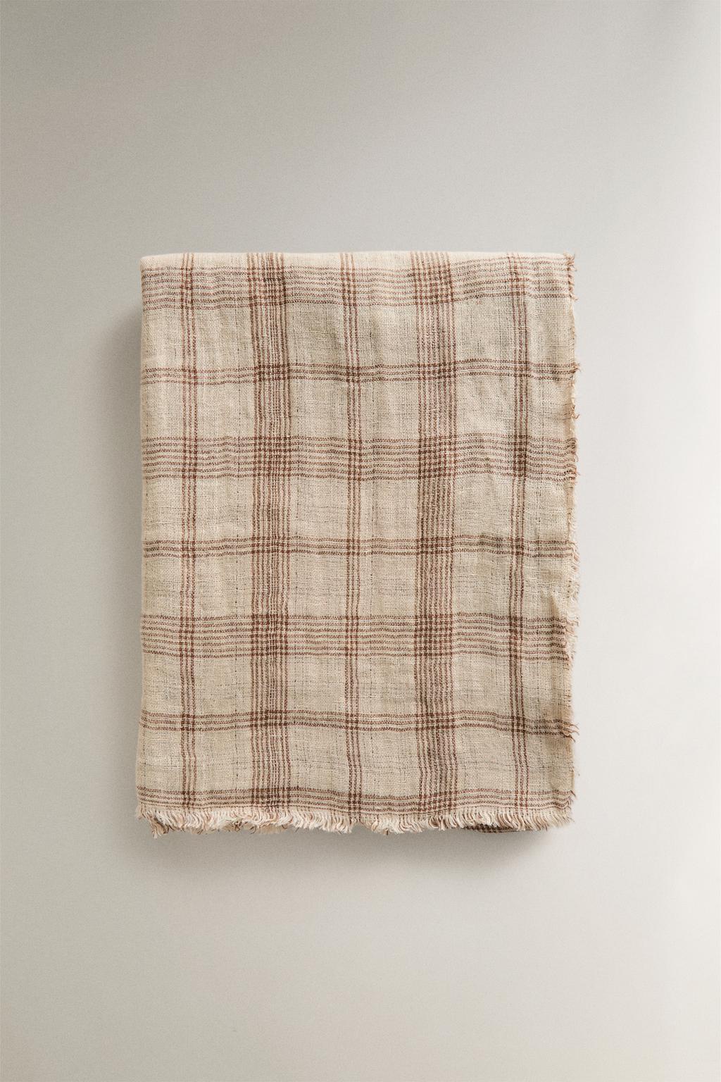 Плед из льна с клетчатым узором