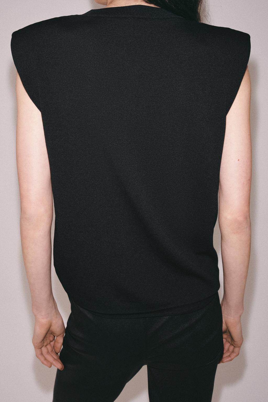 ТРИКОТАЖНЫЙ ТОП С ПОДПЛЕЧНИКАМИ