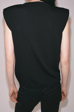 Трикотажный топ с подплечниками- Заказать в России