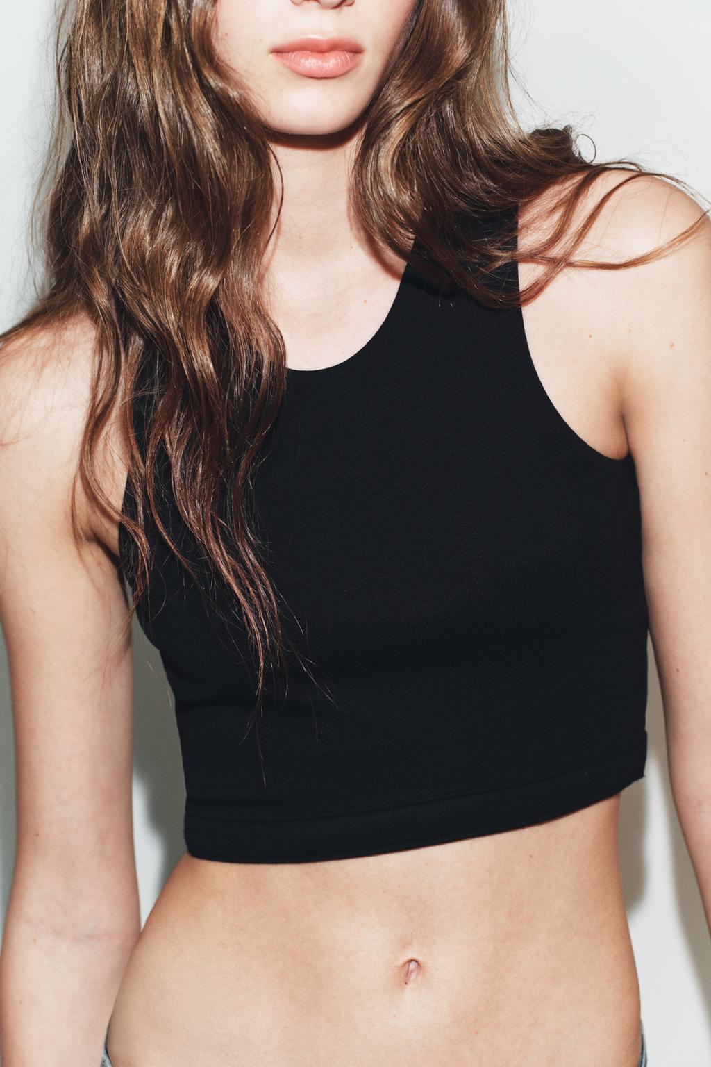 УКОРОЧЕННЫЙ ТОП БЕЗ РУКАВОВ