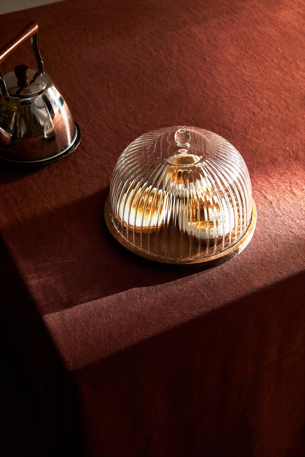 Поднос для торта из натурального дерева со стеклянной крышкой