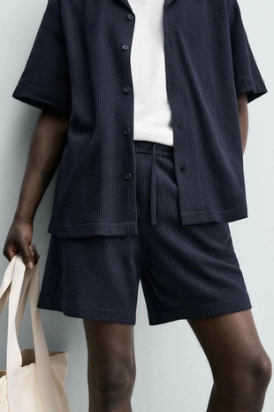 Шорты Relaxed Fit из рельефной ткани- Заказать в России