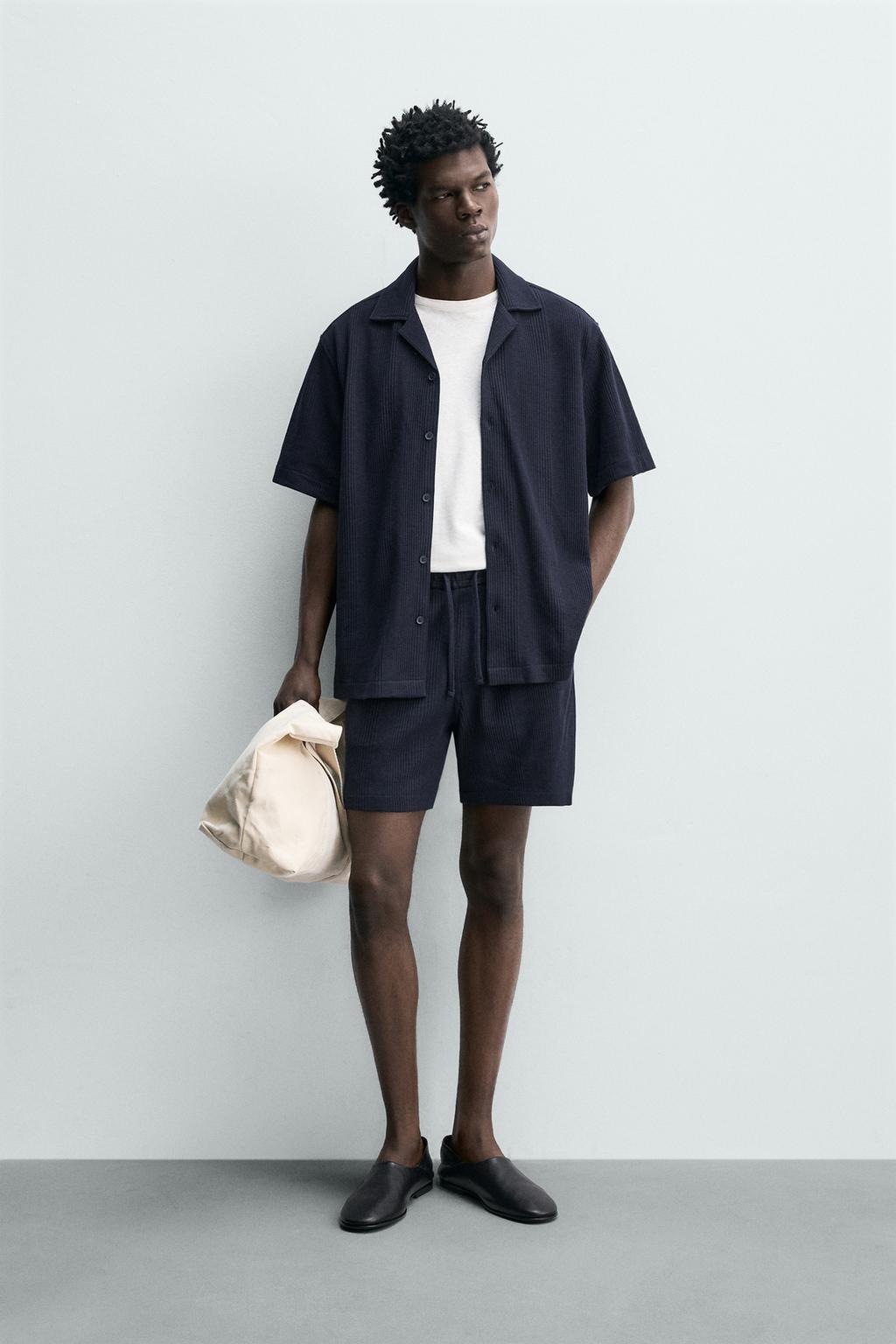 РУБАШКА КЛАССИЧЕСКОГО КРОЯ ИЗ РЕЛЬЕФНОЙ ТКАНИ