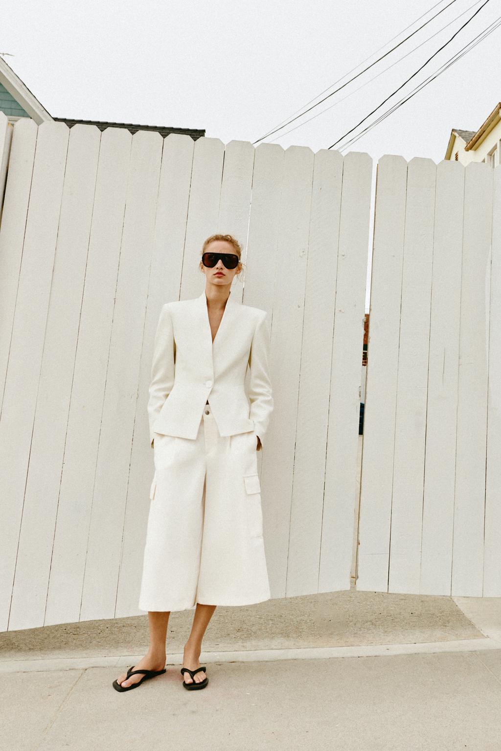 ПРИТАЛЕННЫЙ БЛЕЙЗЕР С ПОДПЛЕЧНИКАМИ