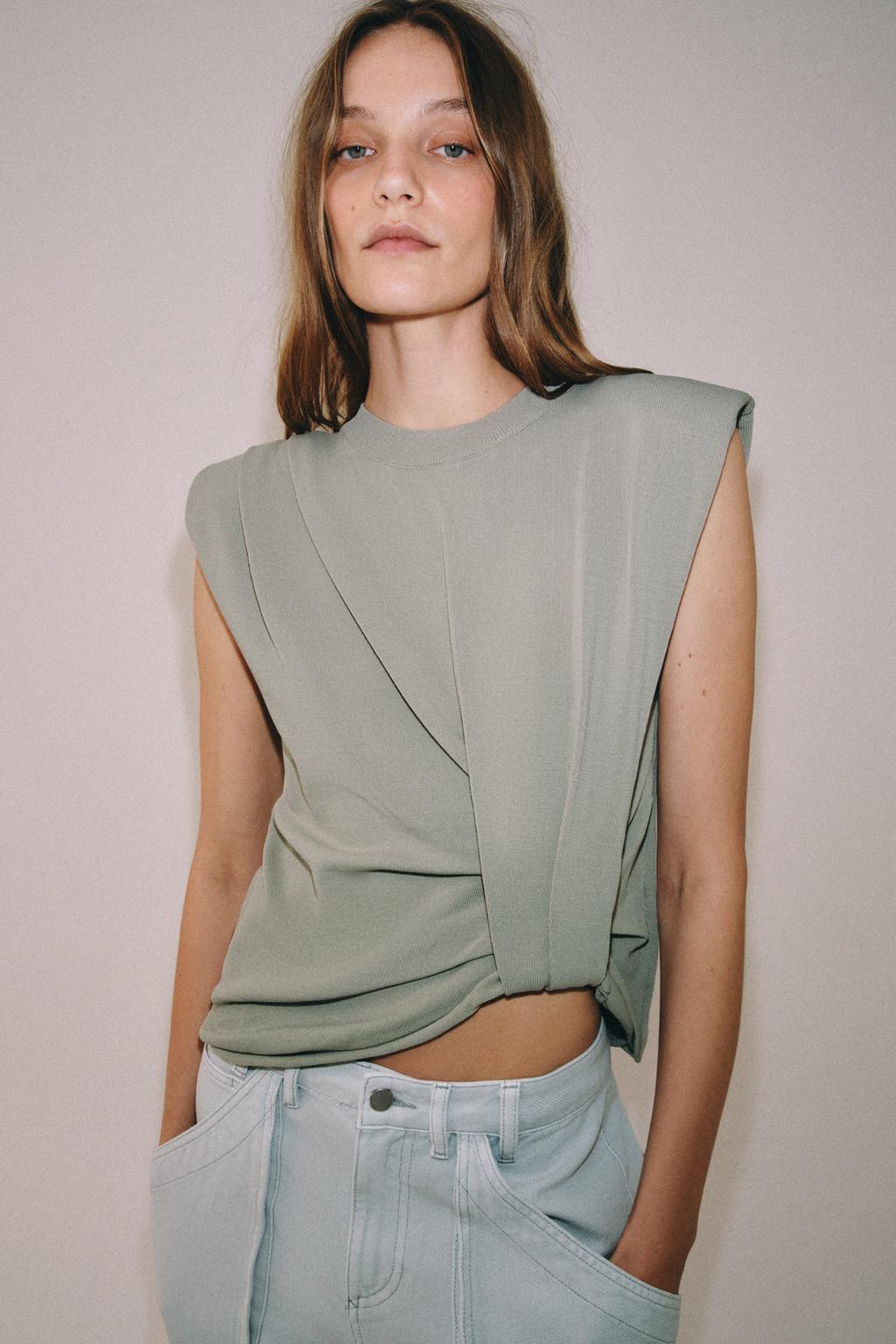 ТРИКОТАЖНЫЙ ТОП С ПОДПЛЕЧНИКАМИ