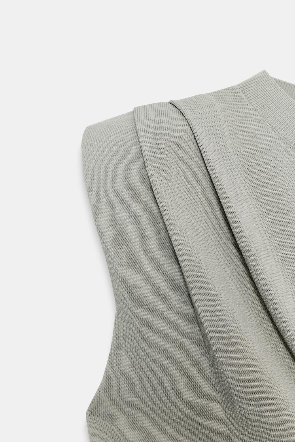 ТРИКОТАЖНЫЙ ТОП С ПОДПЛЕЧНИКАМИ