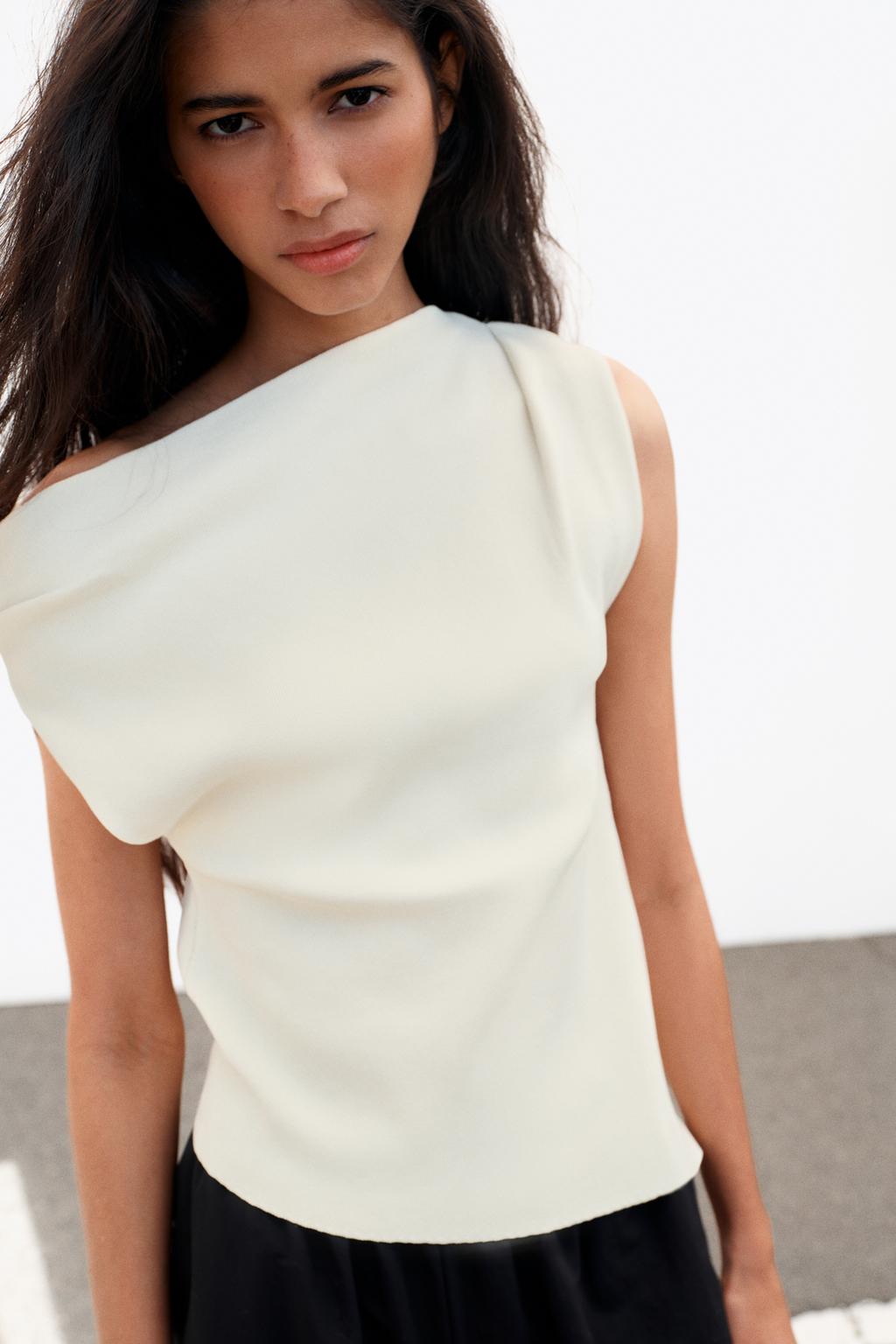 АСИММЕТРИЧНЫЙ ТРИКОТАЖНЫЙ ТОП