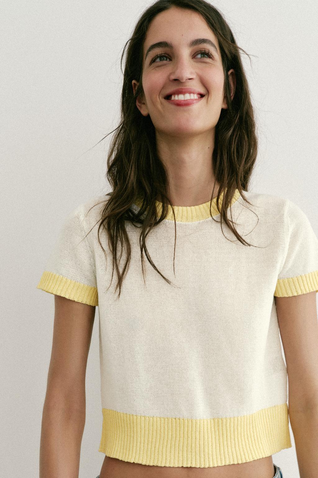 ТРИКОТАЖНЫЙ ТОП С КОРОТКИМИ РУКАВАМИ