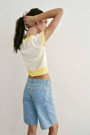 Трикотажный топ с короткими рукавами- Заказать в России