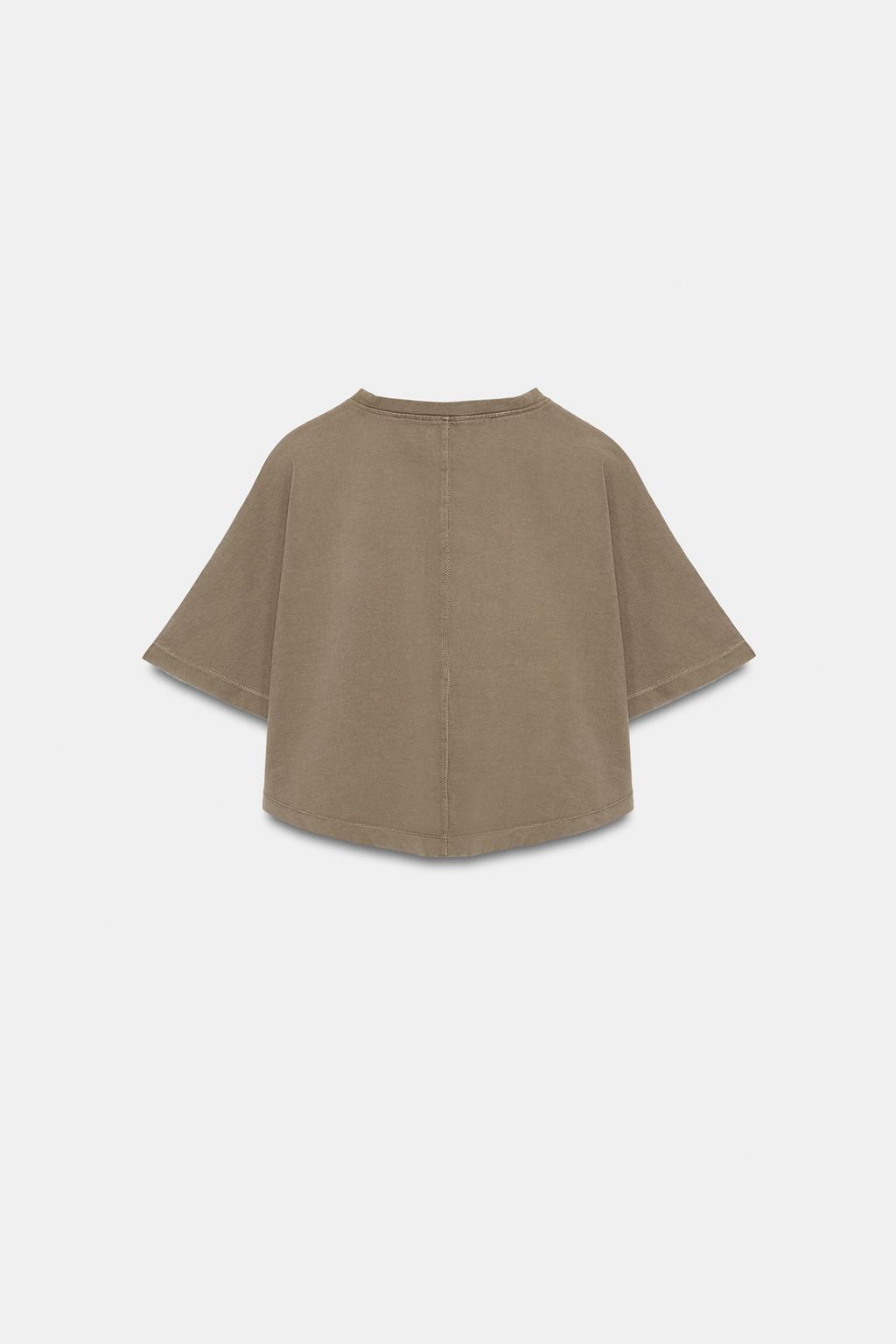 УКОРОЧЕННЫЙ ТОП С ЭФФЕКТОМ ПОТЕРТОСТИ