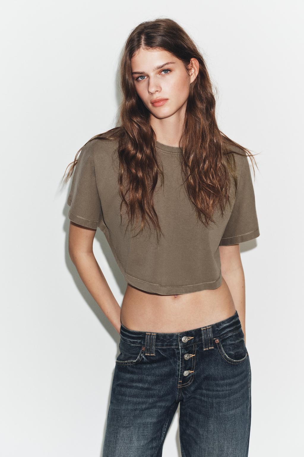 УКОРОЧЕННЫЙ ТОП С ЭФФЕКТОМ ПОТЕРТОСТИ