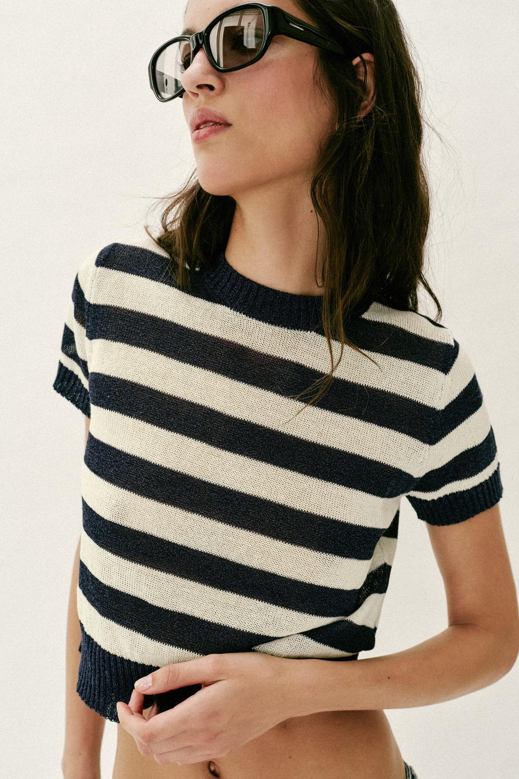 ТРИКОТАЖНЫЙ ТОП С КОРОТКИМ РУКАВОМ