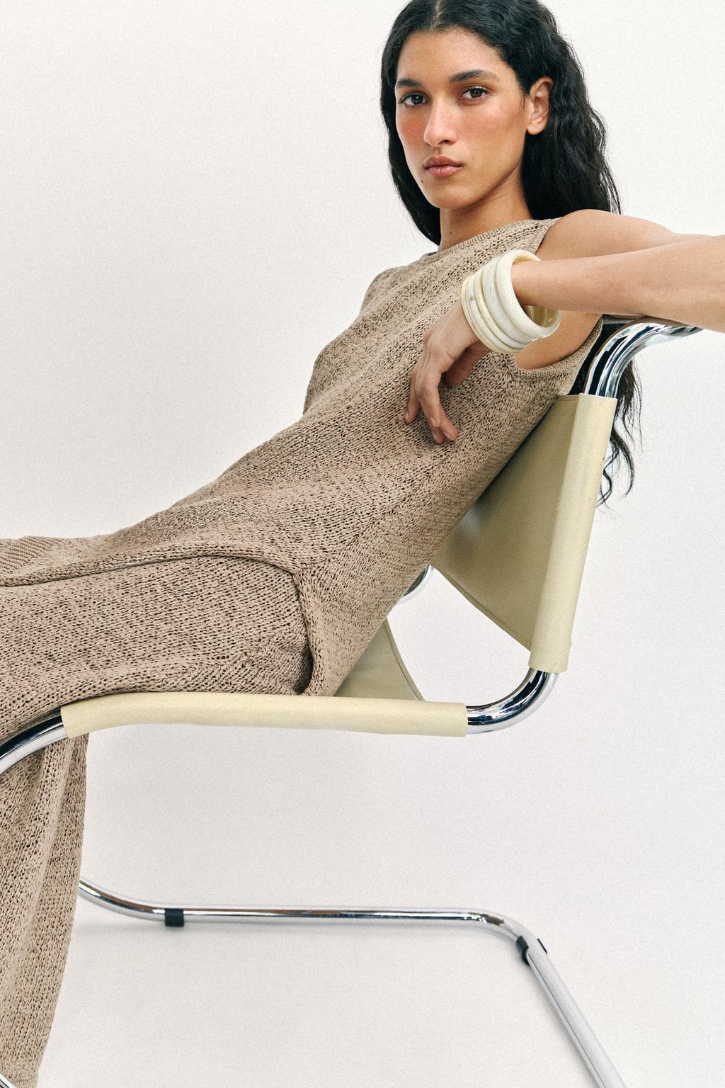 АСИММЕТРИЧНЫЙ ТРИКОТАЖНЫЙ ТОП