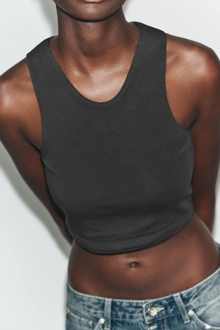 Укороченный топ без рукавов