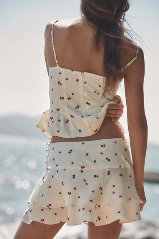 Мини-юбка с воланами и принтом клубники- Заказать в России