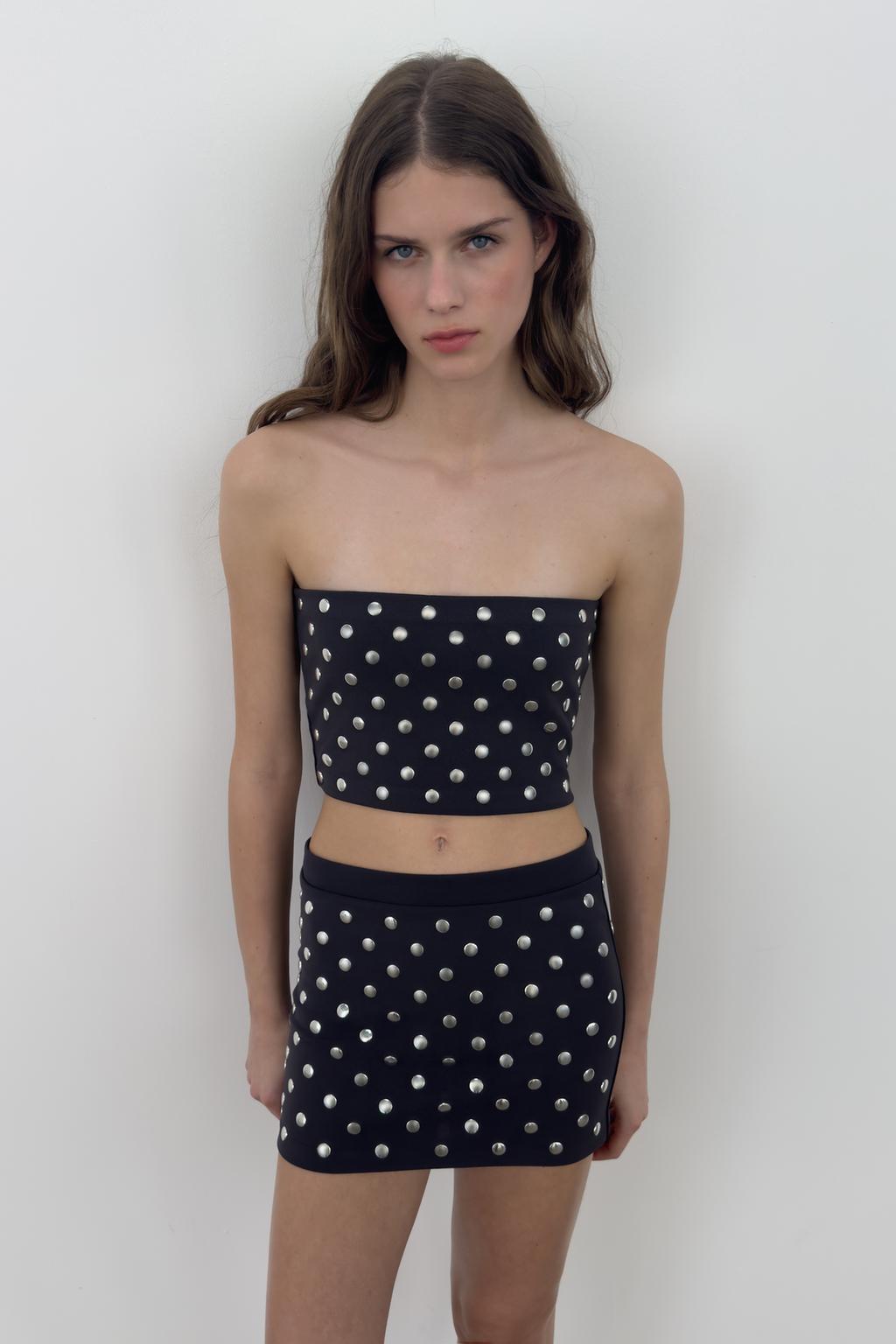 МИНИ-ЮБКА С ЗАКЛЕПКАМИ