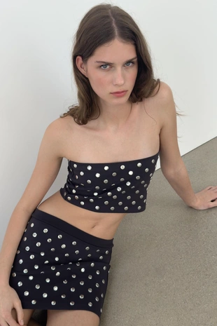 Мини-юбка с заклепками- Заказать в России