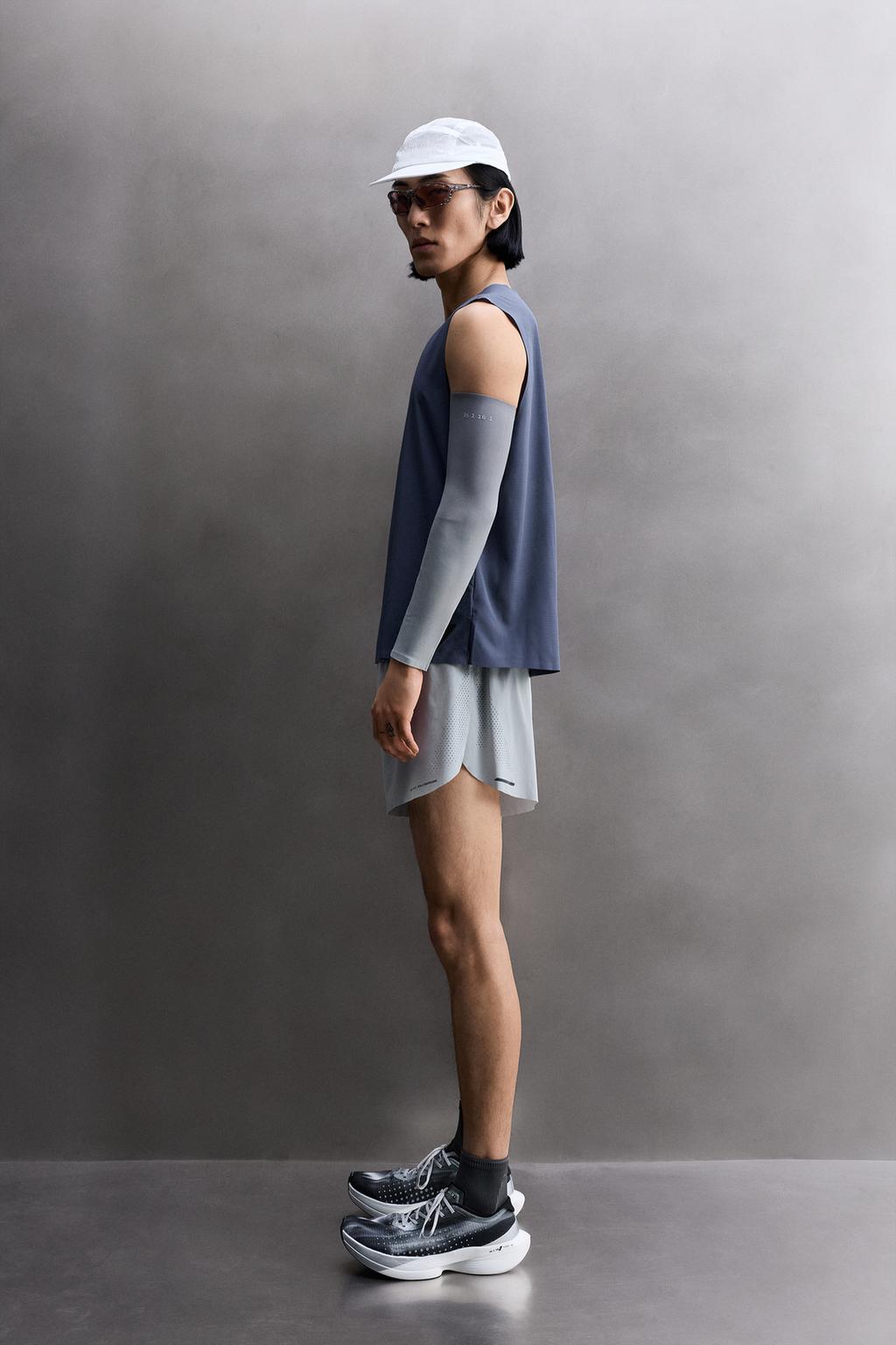 ПЕРФОРИРОВАННАЯ МАЙКА ДЛЯ БЕГА