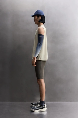 Майка-борцовка с перфорацией для бега- Заказать в России