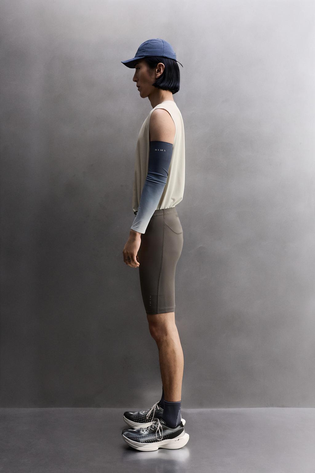 КОРОТКИЕ ЛЕГИНСЫ ДЛЯ БЕГА