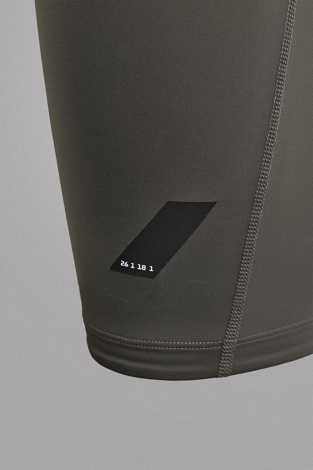 КОРОТКИЕ ЛЕГИНСЫ ДЛЯ БЕГА