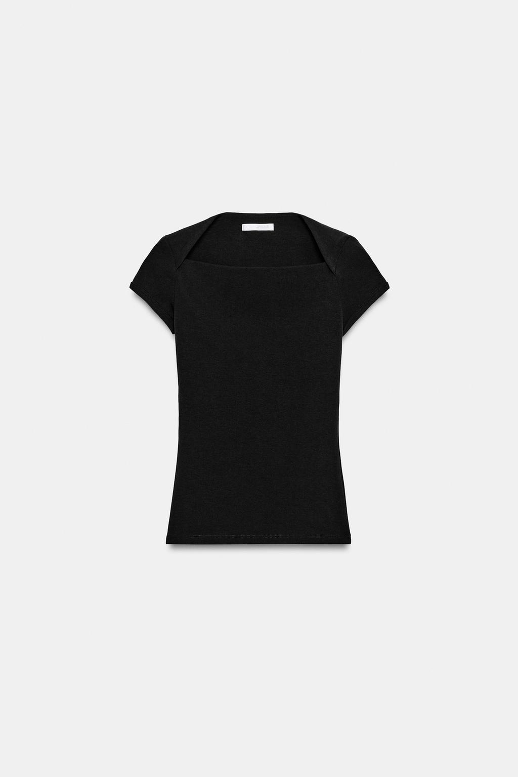 ФУТБОЛКА С КВАДРАТНЫМ ВЫРЕЗОМ