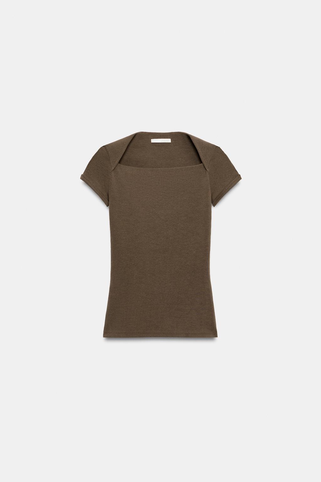 ФУТБОЛКА С КВАДРАТНЫМ ВЫРЕЗОМ