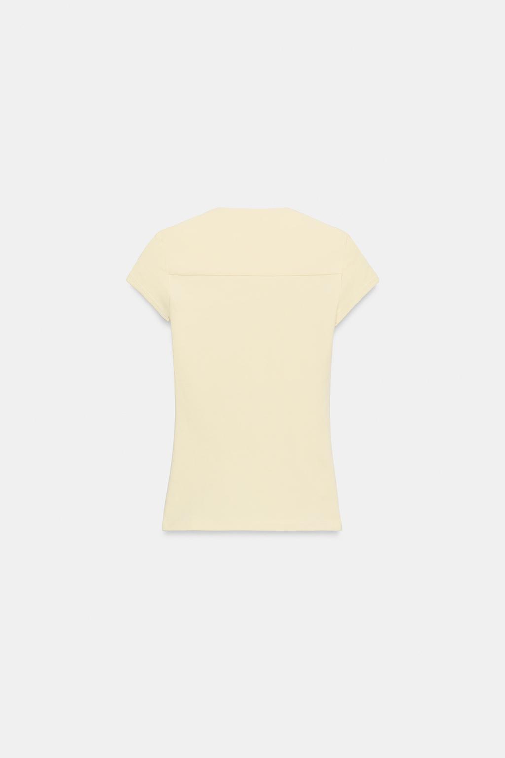 ФУТБОЛКА С КВАДРАТНЫМ ВЫРЕЗОМ