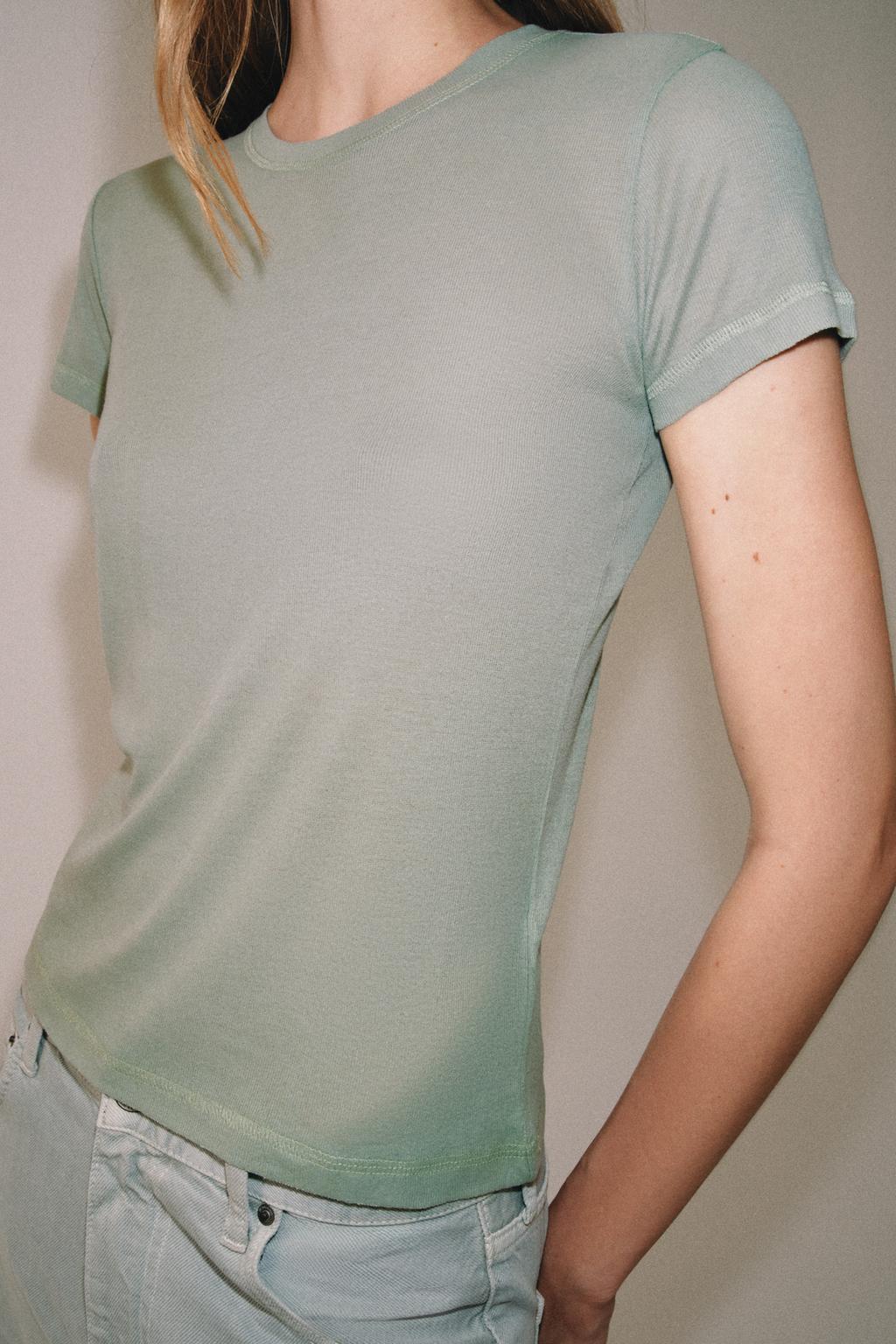 СВОБОДНАЯ ФУТБОЛКА С КОРОТКИМИ РУКАВАМИ