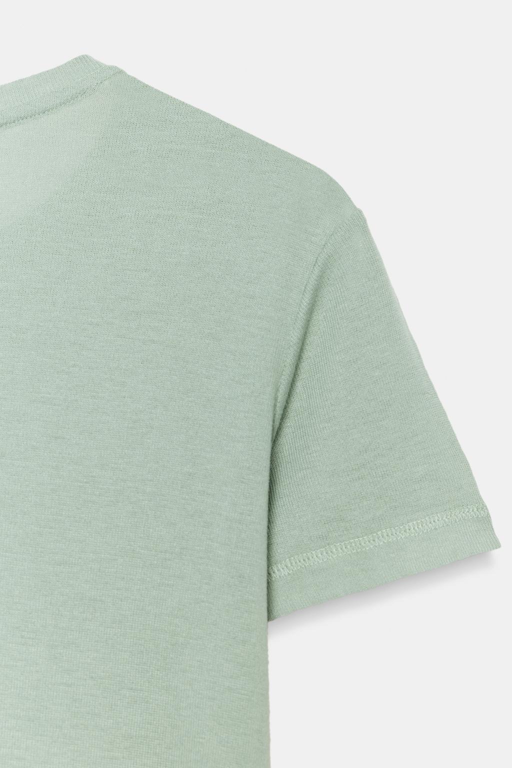 СВОБОДНАЯ ФУТБОЛКА С КОРОТКИМИ РУКАВАМИ