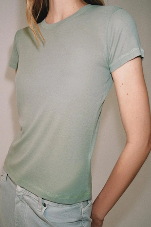 Свободная футболка с короткими рукавами- Заказать в России