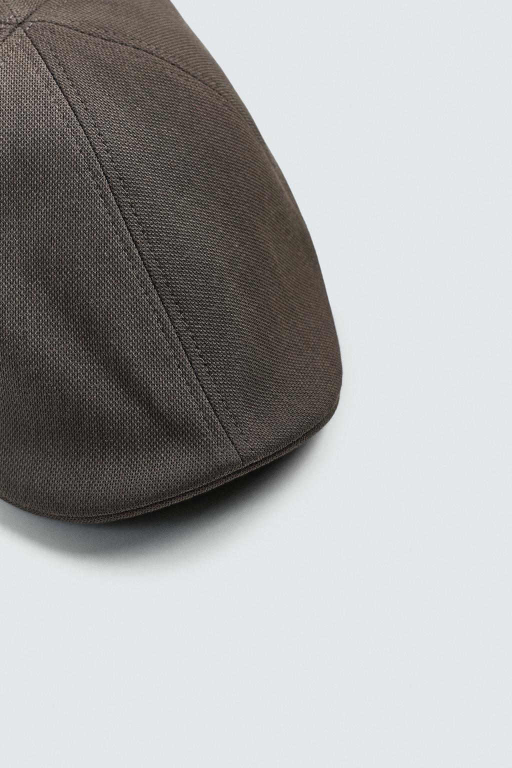 ПЛОСКАЯ КЕПКА ИЗ РЕЛЬЕФНОЙ ТКАНИ