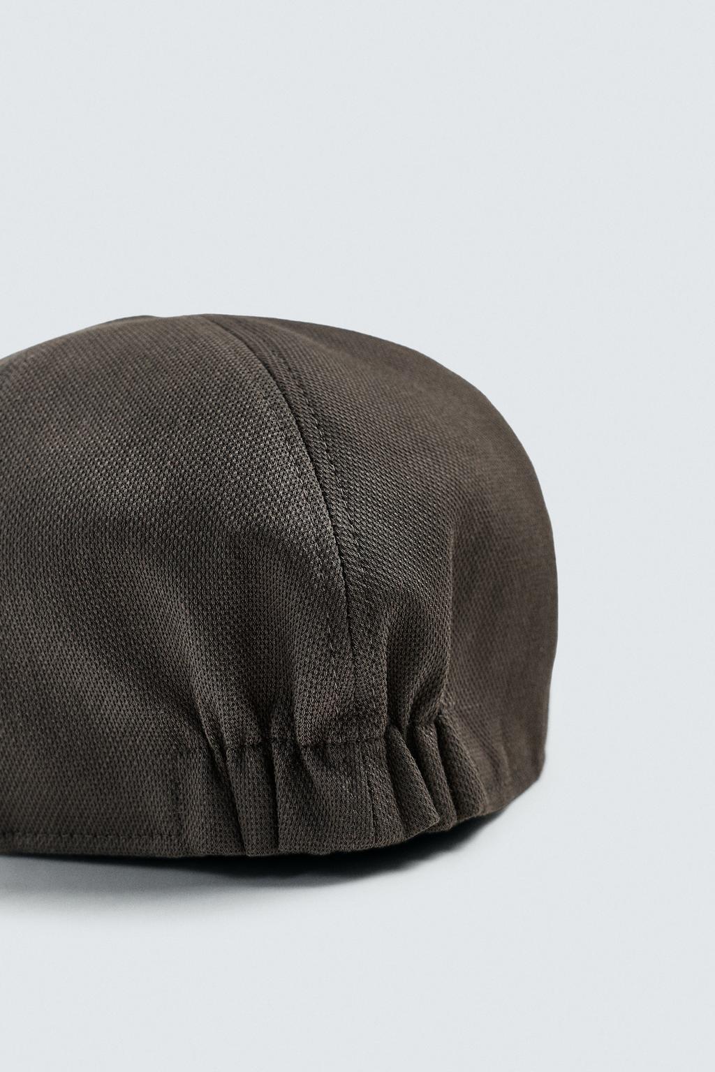 ПЛОСКАЯ КЕПКА ИЗ РЕЛЬЕФНОЙ ТКАНИ