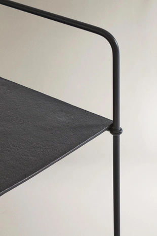 Кресло с подлокотниками с элементами кованого металла- Заказать в России