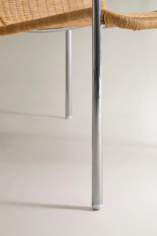 Кресло с элементами ротанга и стали- Заказать в России